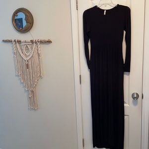 Bellamie Brand Black Maxi Dress. Size Small. NWOT